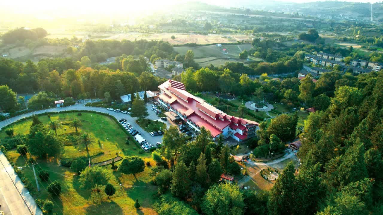 هتل جنگلى سالار دره ساری